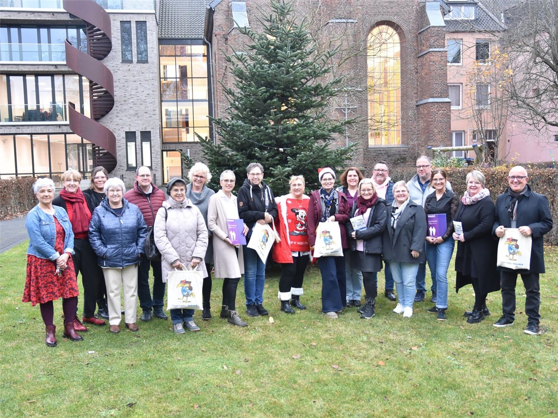 Teilnehmer des Grundlagenseminars „Gut Betreut!“ und Mitarbeiter des Betreuungsvereins. Foto: privat