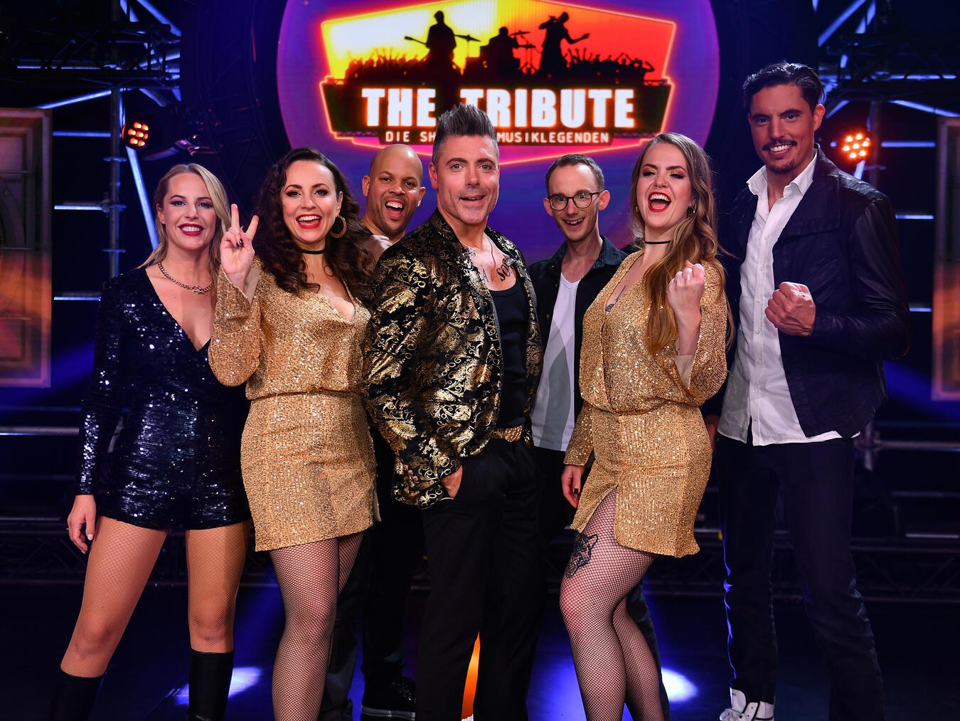 „The Robbie Experience“ freut sich über den ersten Platz in der Musikshow „The Tribute“.Foto: Seven.One/ Julia Feldhagen