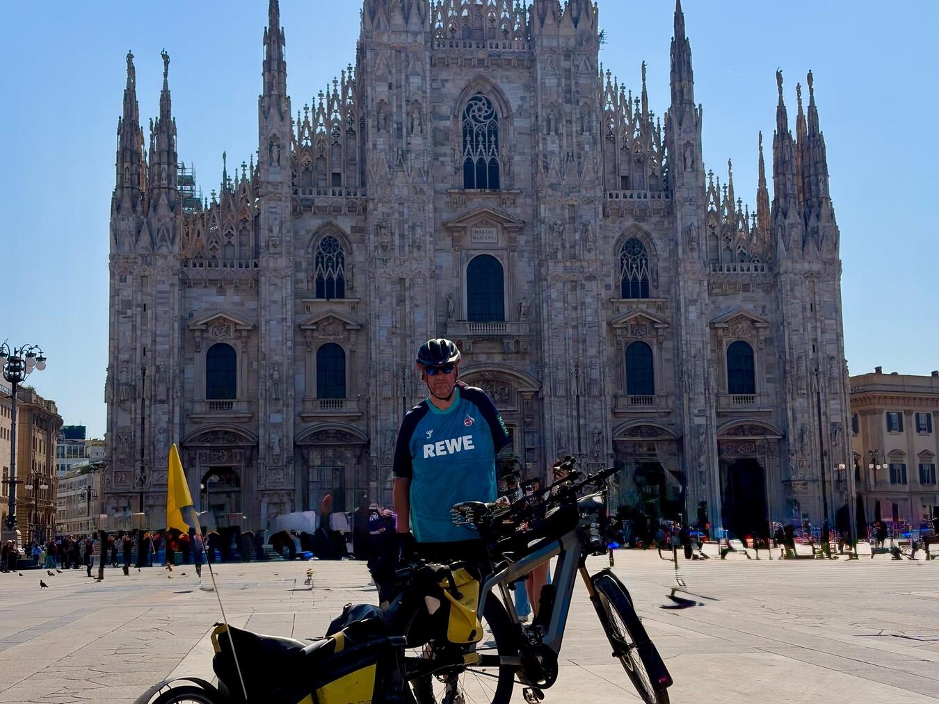 Thomas Hommen vor dem Mailänder Dom. Foto: Hommen