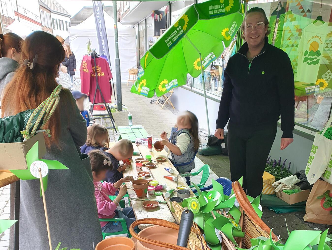 Tim Heussen in Aktion auf dem Frühlingsmarkt in Wachtendonk.Foto: privat