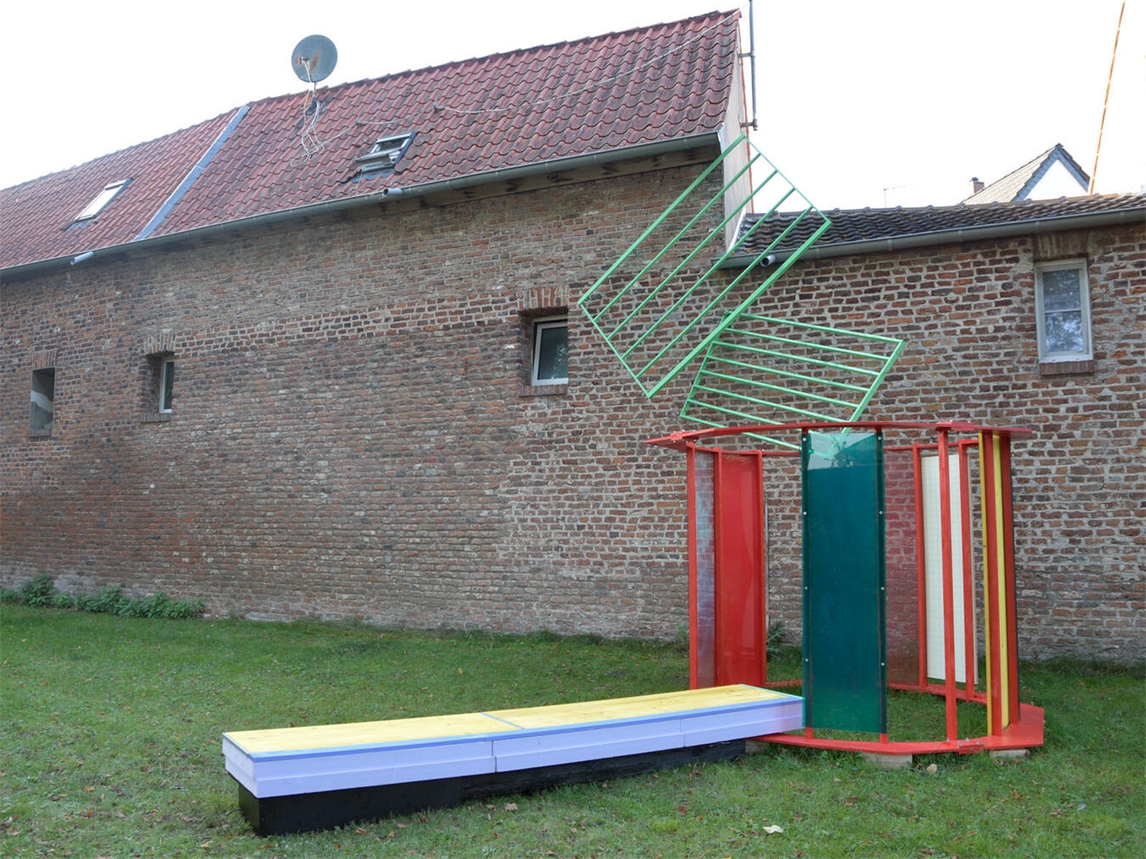 "Tine Bay Lührsen und Paul Schwer Kunstinstallation, Ein Tag passt noch dazwischen, NN-Foto von Rüdiger Dehnen"