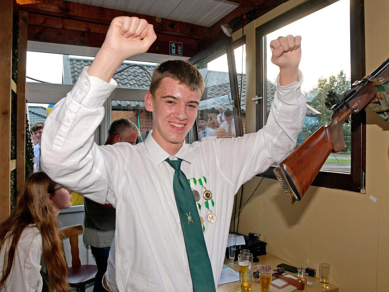Tom Landmann aus der Jugendabteilung sicherte sich den Prinzentitel. NN-Foto: Rüdiger Dehnen