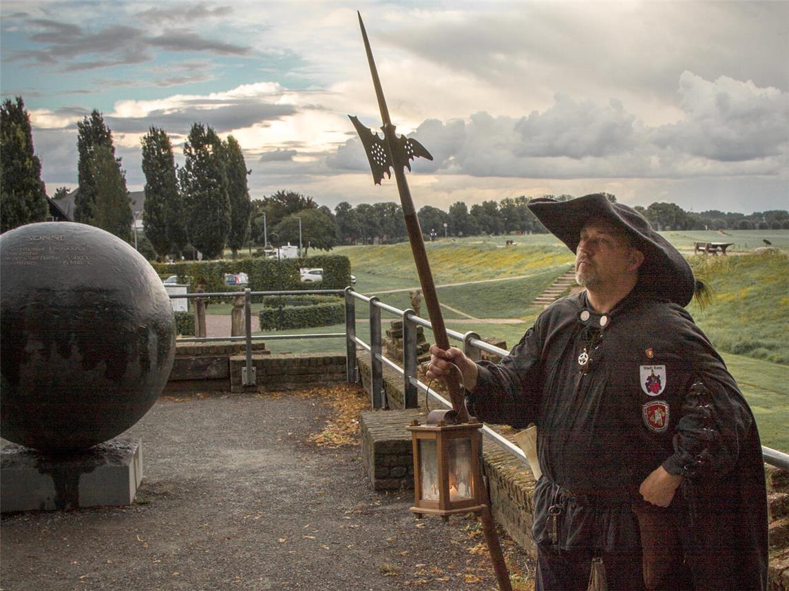 Tommi Nienhuysen ist wieder als Nachtwächter von Rees unterwegs. Foto: Thomas Gregorio