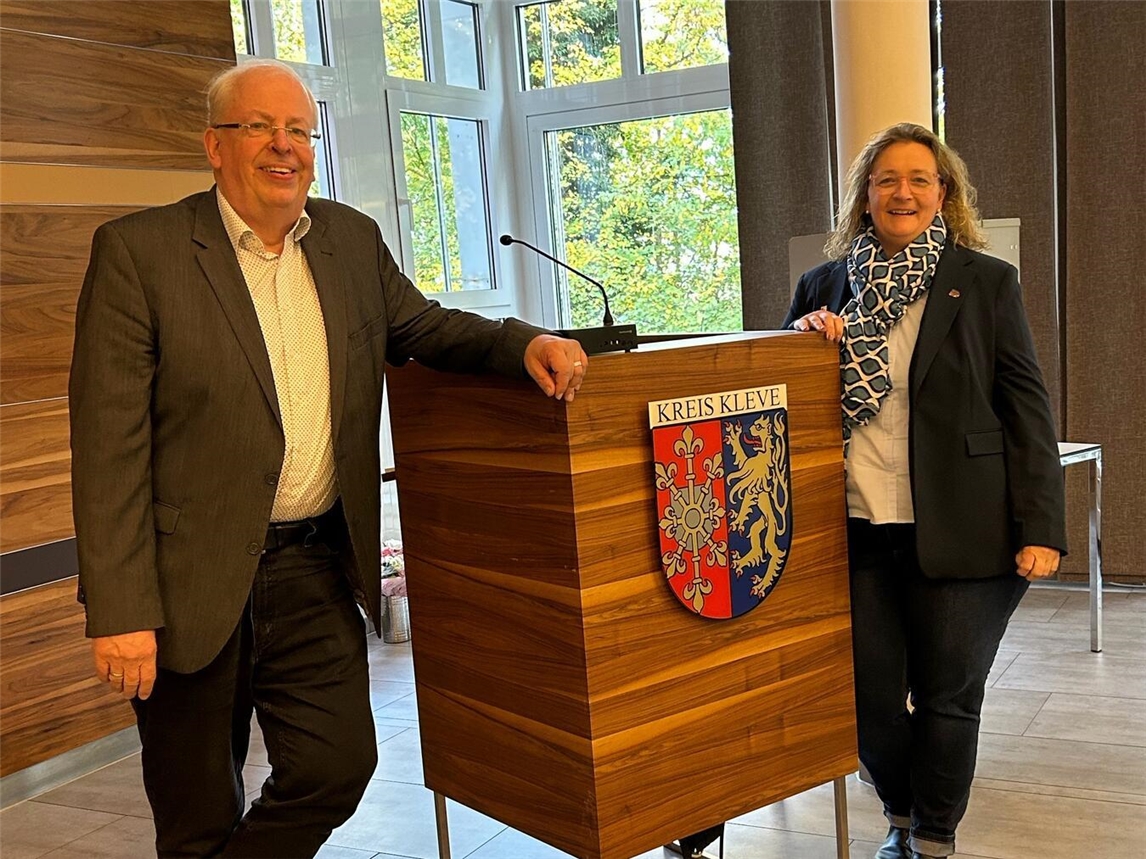 "Udo Holtmann und Patricia Gerlings-Hellmanns bei einer Besprechung im Kreistag Kleve, Vorsitzende der Kreistagsgruppe und VWG."