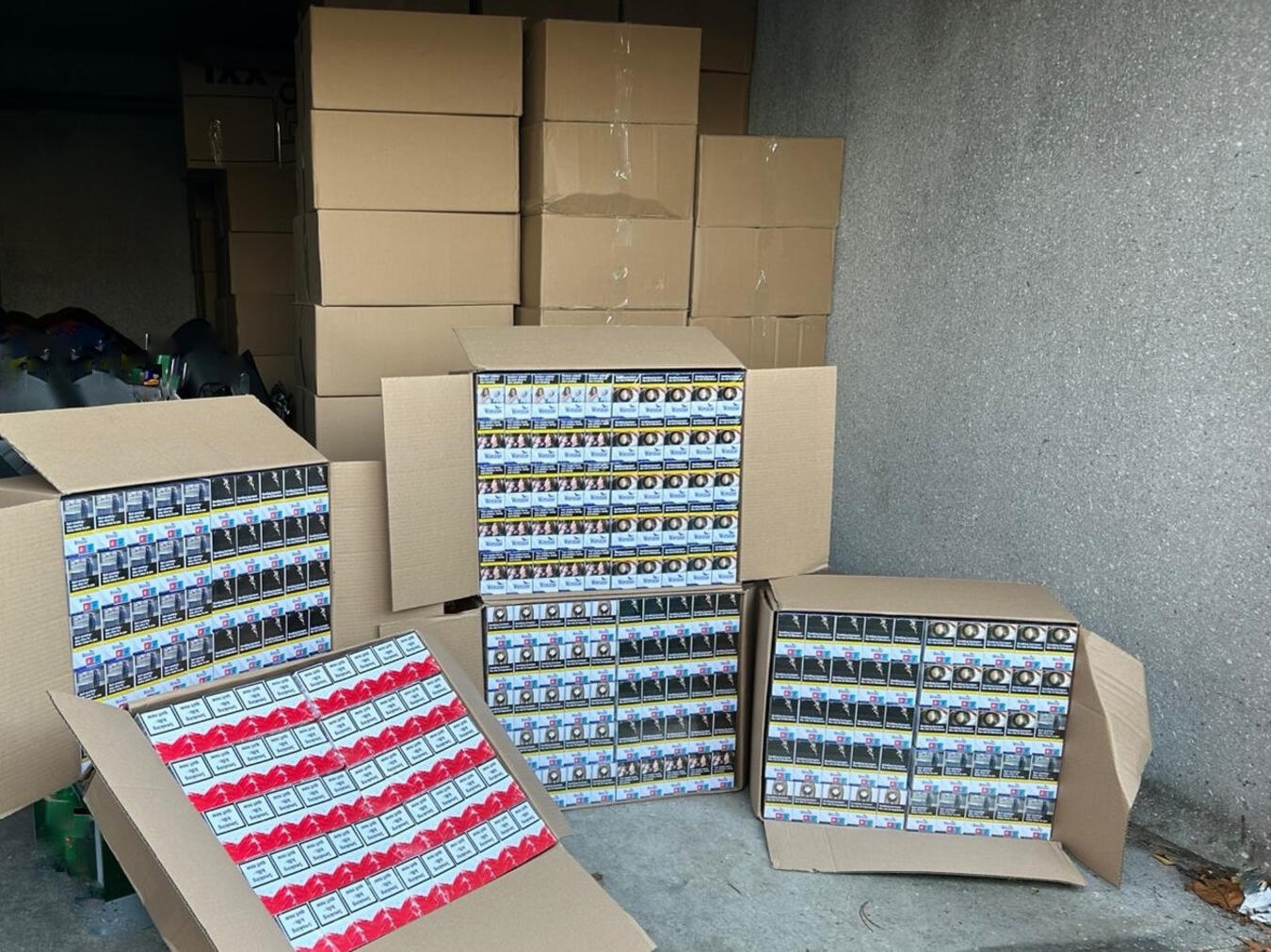 Über 10,4 Millionen Stück unversteuerte Zigaretten konnten sichergestellt werden.Foto: ZFA Essen