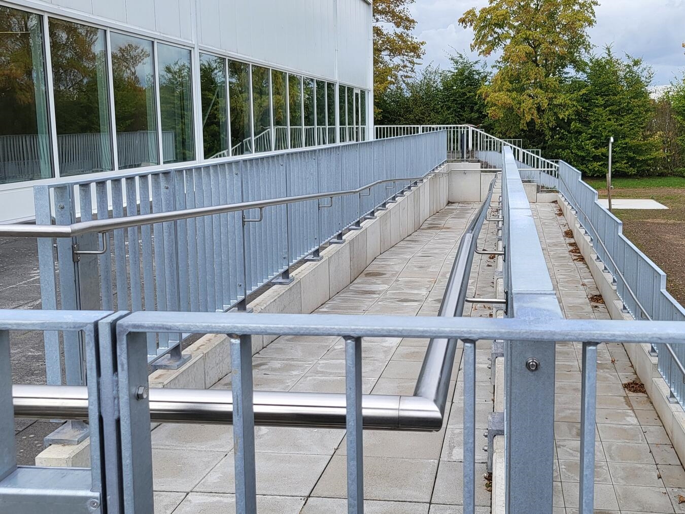Wasser-Freizeit Rees: Erster Bauabschnitt fertig – so geht es mit Freibad und Spraypark weiter "Barrierefreier Zugang zum Stadtbad über Rampe"