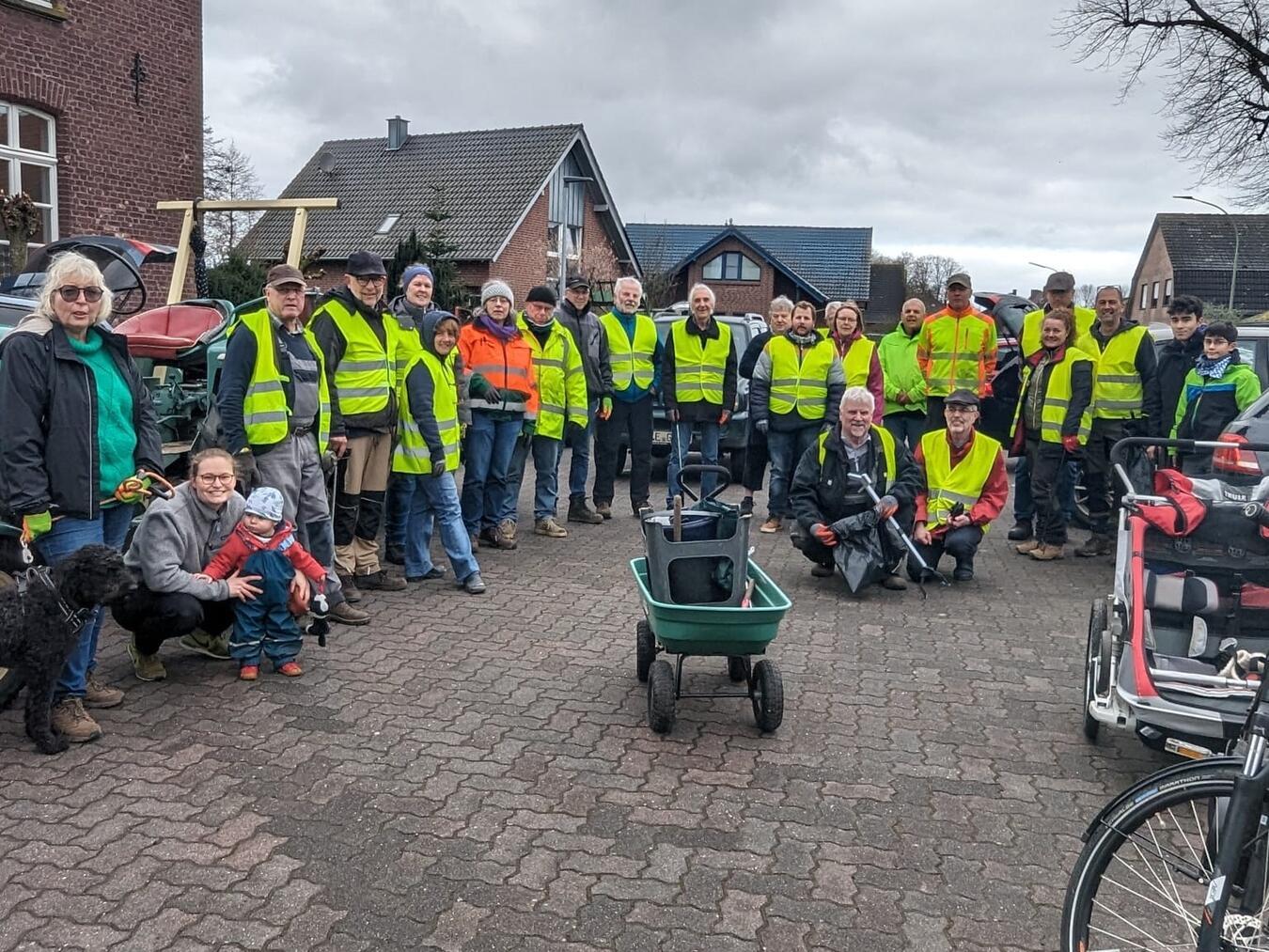 Um die 100 Kilogramm Müll sammelten die freiwilligen Helfer.Foto: privat