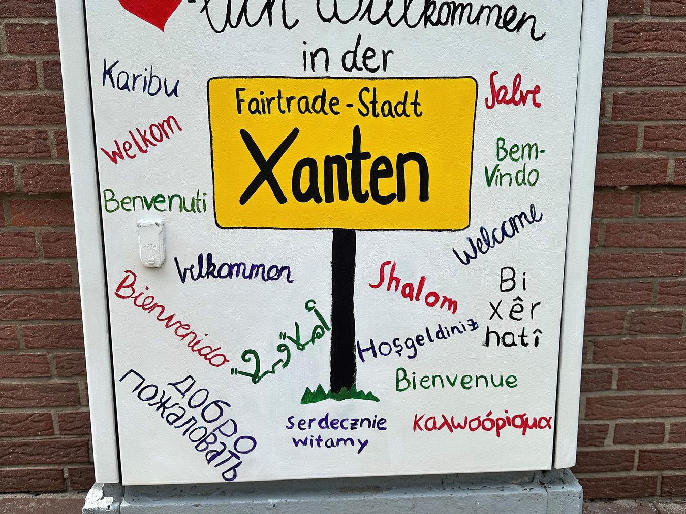 Stromkasten symbolisiert Willkommenheit Und so sieht der fertig verschönerte Stromkasten an der Orkstraße aus.