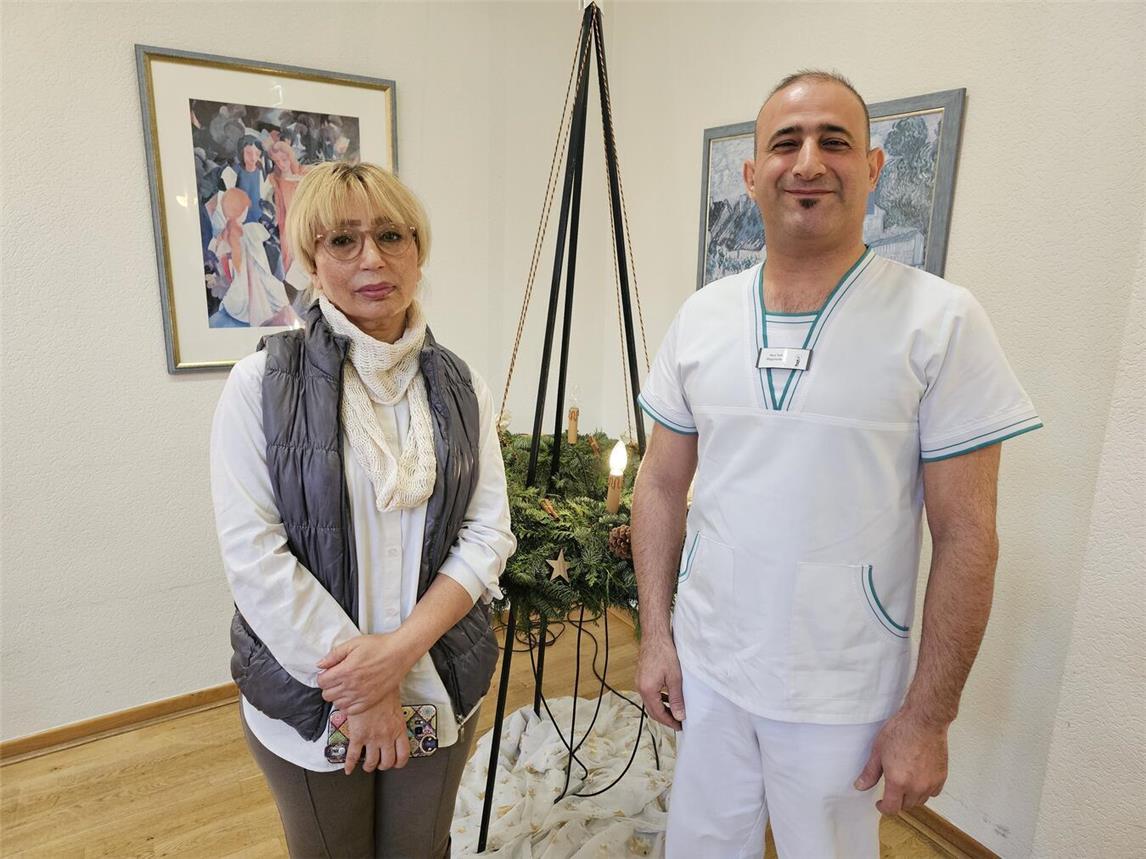 Unter anderem mit einer Petition möchte das Magdalenenheim die Abschiebung von Reza Mahmoudi Torfi (r.) und seiner Frau Soheila Mohamadi Khalafloo verhindern. NN-Foto: Thomas Langer