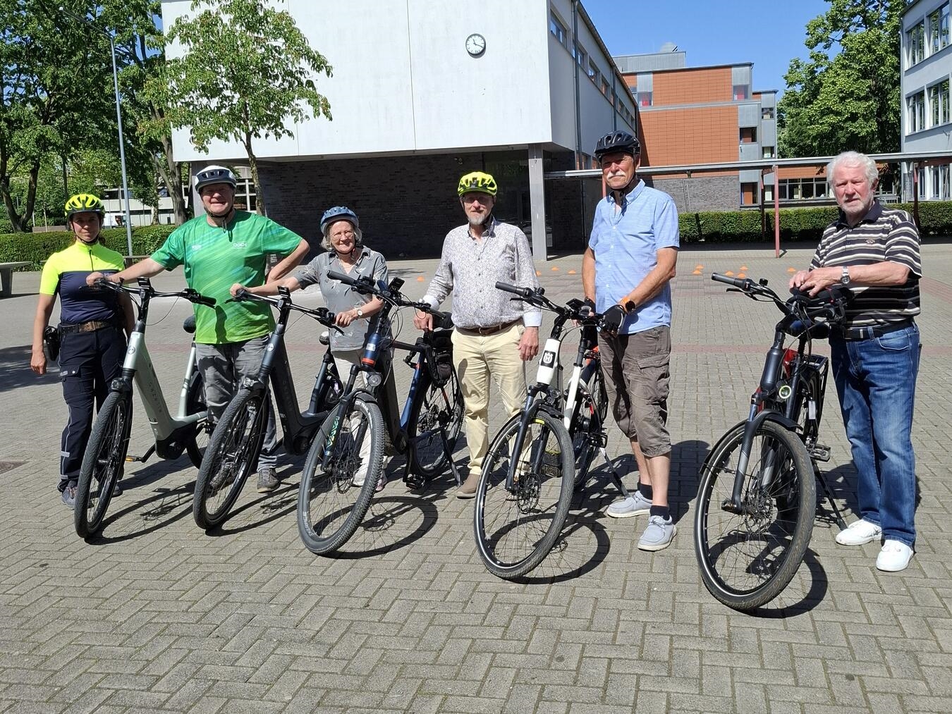 "Pedelec-Training der Seniorenunion Rees unter Leitung von Polizeihauptkommissarin Inga Park"