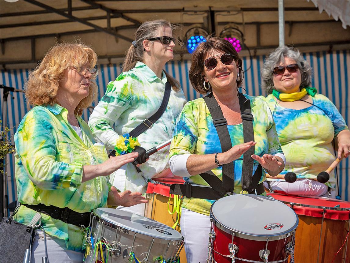 Unterhaltung, Musik und Trödelmarkt stehen im Mittelpunkt des Sfeermarktes.Fotos: Joyfotografie