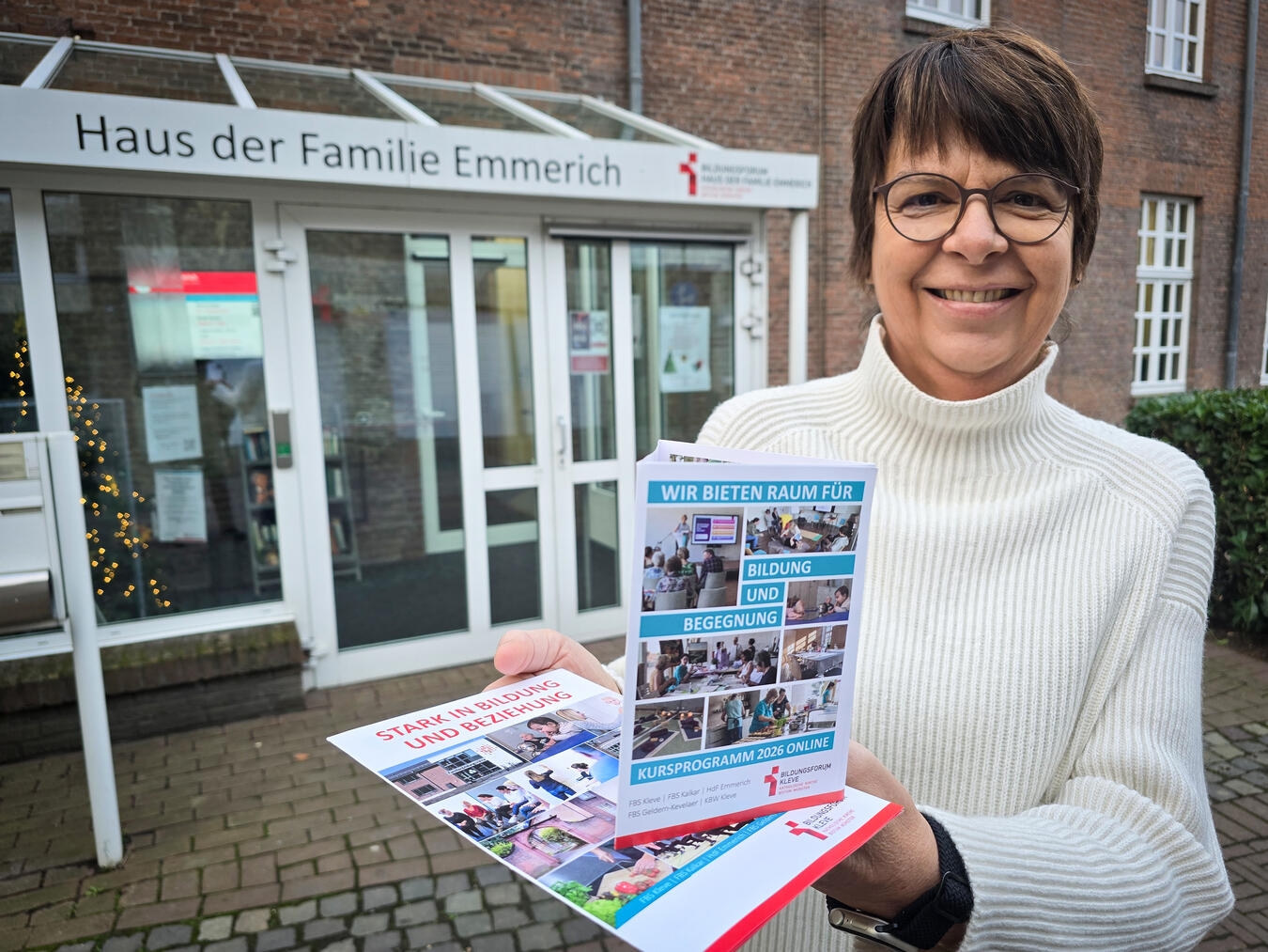 Ute Tiepermann-Tepaß präsentiert das neue Programm für 2026 im Haus der Familie. NN-Foto: Gerhard Seybert