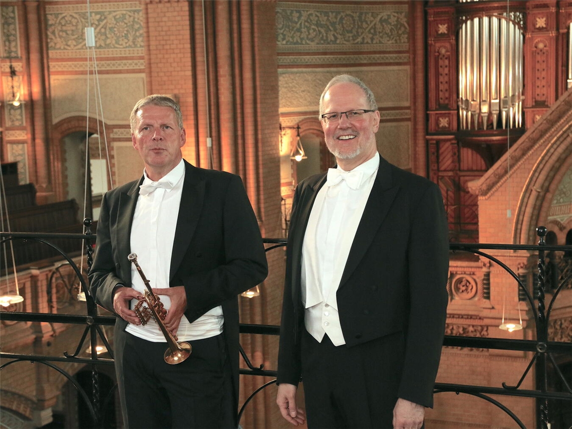 Uwe Komischke (l.) und Thorsten Pech (r.) spielen das Konzert „Ave maris stella“. Foto: Ansgar Friske