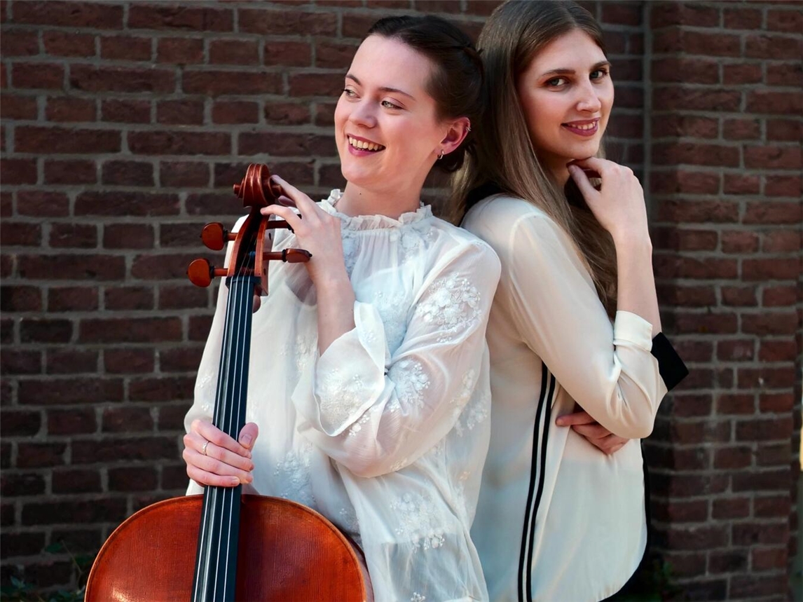 Vera Nebylova (l.) und Sara Pavlovic kommen nach Emmerich. Foto: privat