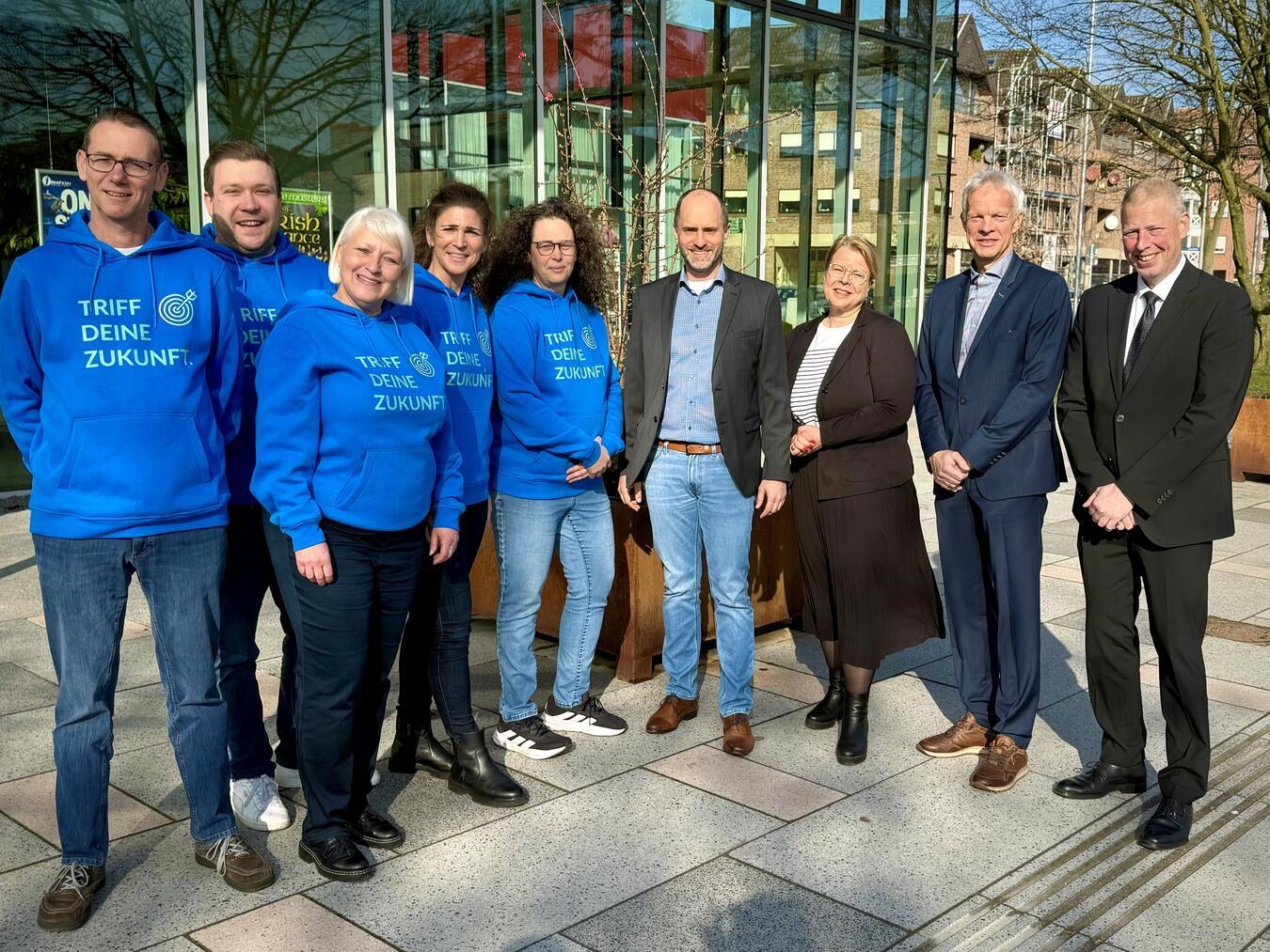 Veranstalter der Job- und Ausbildungsbörse in Kleve sind die Wirtschaftsförderung, das Jobcenter, die Bundesagentur für Arbeit sowie der GrenzInfopunkt Rhein-Waal. Schirmherr der Veranstaltung ist Bürgermeister Markus Dahmen. NN-Foto: J. Kurschatke