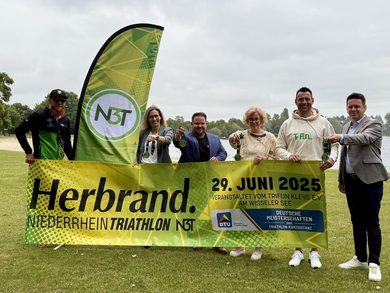 Viel Neues beim Niederrhein Triathlon am Wisseler See Veranstalter, Sponsoren und die Stadt freuen sich auf die mittlerweile siebte Auflage des Niederrhein Triathlons im Naturbad Wisseler See. Zieleinläufer erhalten erstmals auch Medaillen. NN-Foto: SP