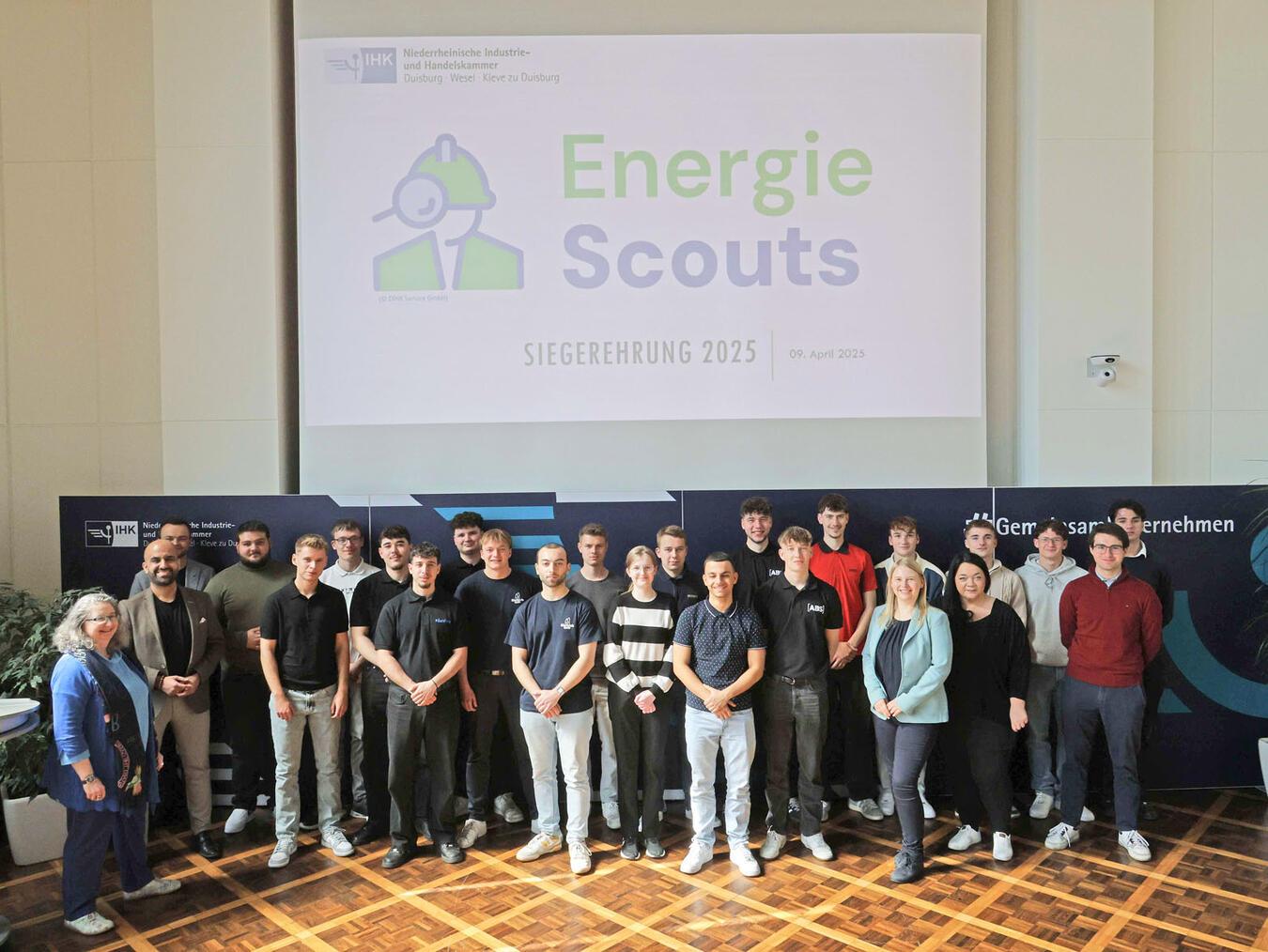 Vernetzt, engagiert, zukunftsorientiert – die Energiescouts waren zu Gast in Duisburg. Foto: Niederrheinische IHK/Hendrik Grzebatzki