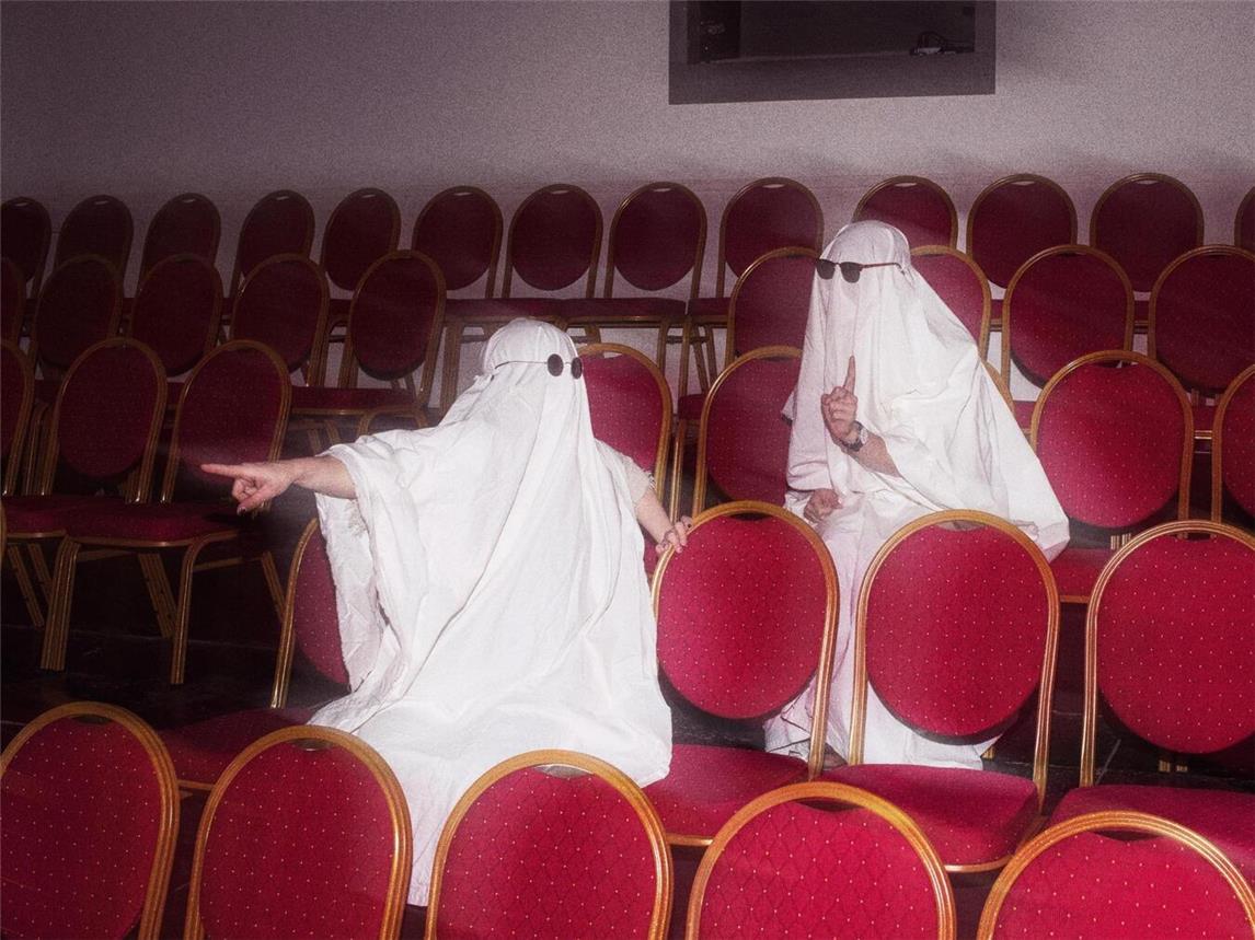 Verschiedene Akteure aller Altersgruppen präsentieren im Theater auf der Ackerstraße 50-56 auf der offenen Bühne Impro, Theater, Tanz, Klang, Wort und Kunst aller Art. Foto: TiF