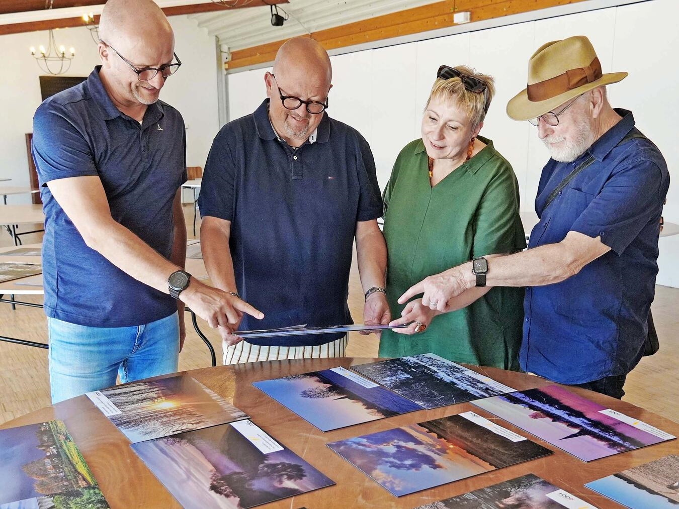 "Jury mit Bürgermeister Stephan Luyven und Kollegen bei der Arbeit, fotografiert von Steve Freienstein."