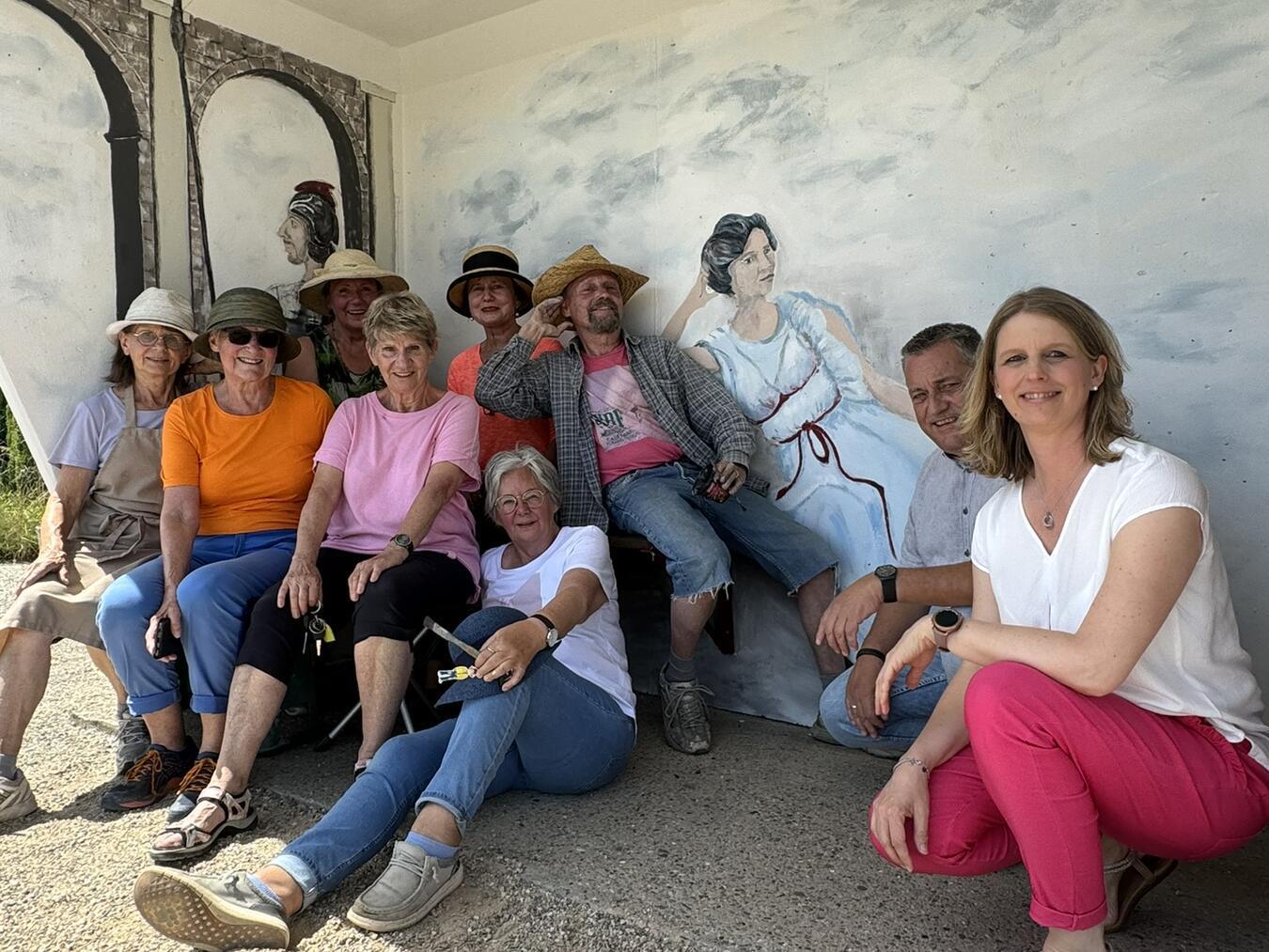 Vertreter der Künstlergemeinschaft und der Gemeinde Alpen. Foto: Gemeinde Alpen