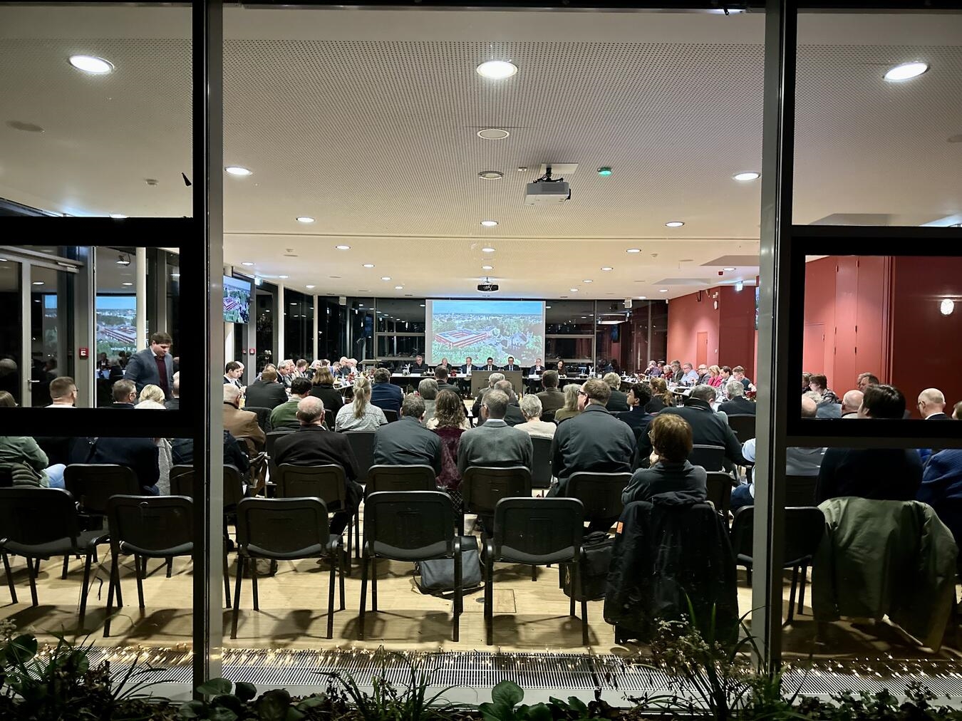 "Vertreter der Ratsfraktionen bei Sitzung in Geldern, erarbeiten Vorschläge mit Experten, Stadt Geldern, politische Zusammenarbeit"