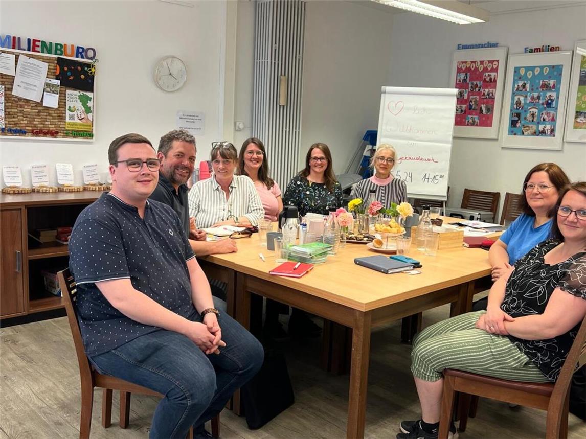 Vertreter der verschiedenen Träger haben sich im Familienbüro in Emmerich zum Austausch getroffen. Foto: privat