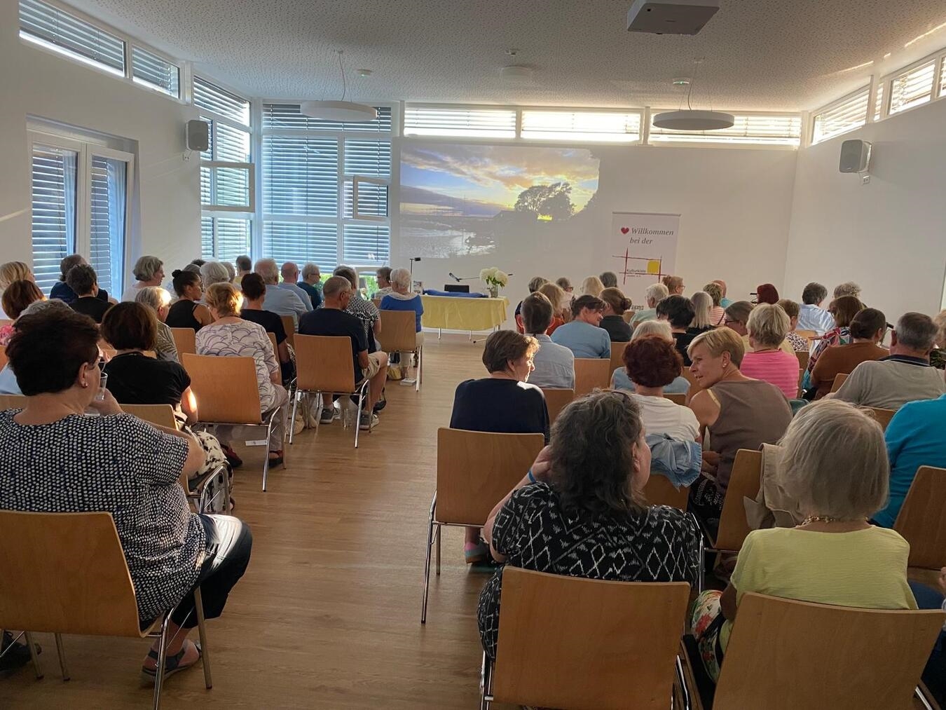 Viele Besucher lauschten der Lesung von Krimiautorin Sandra Åslund. Foto: Bildquelle Kulturkiste Uedem