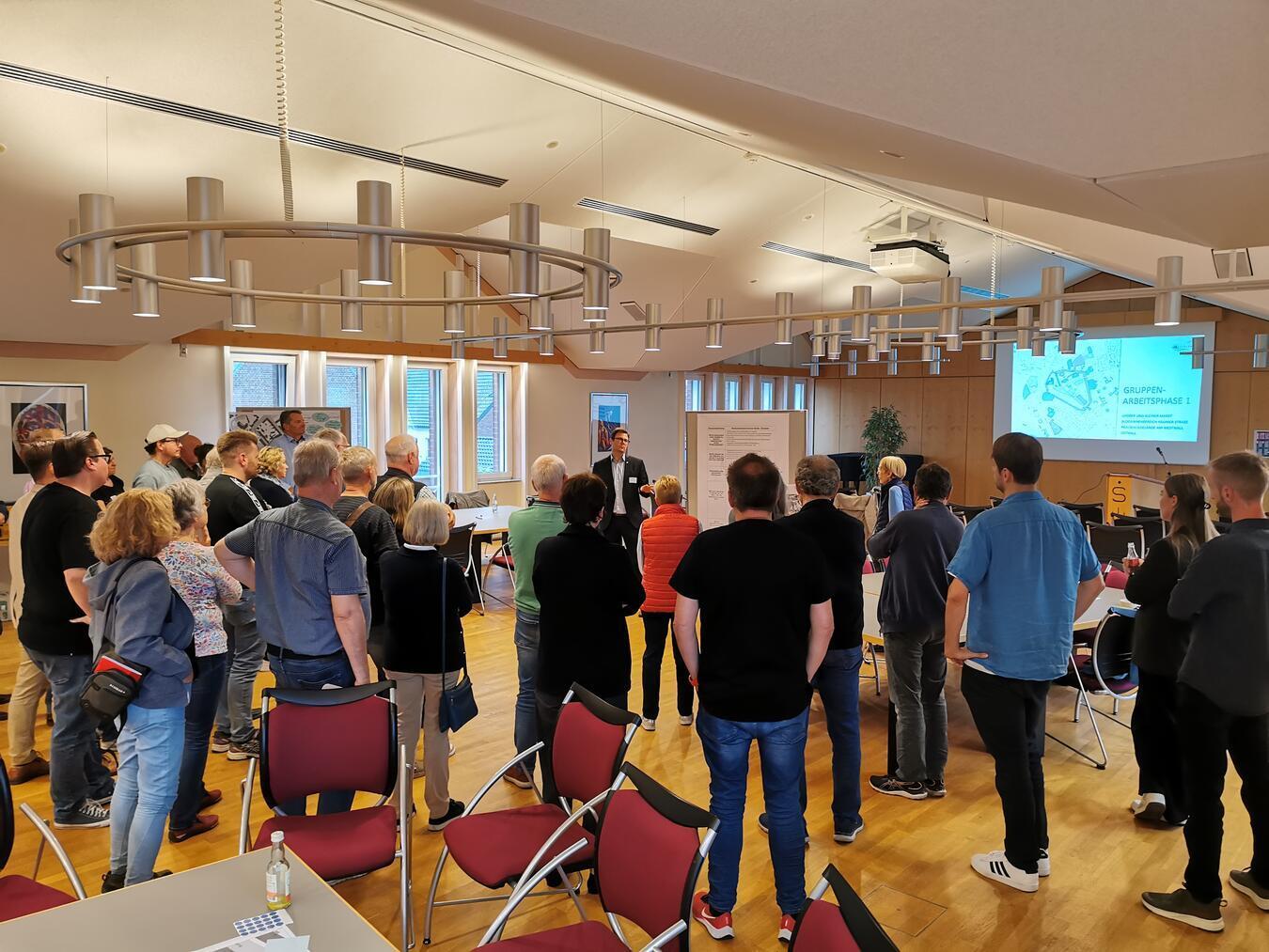Viele Bürger hatten sich für die Gelderner Innenstadtkonferenz angemeldet, um über die weitere Innenstadtentwicklung zu beraten. Foto: Stadt Geldern