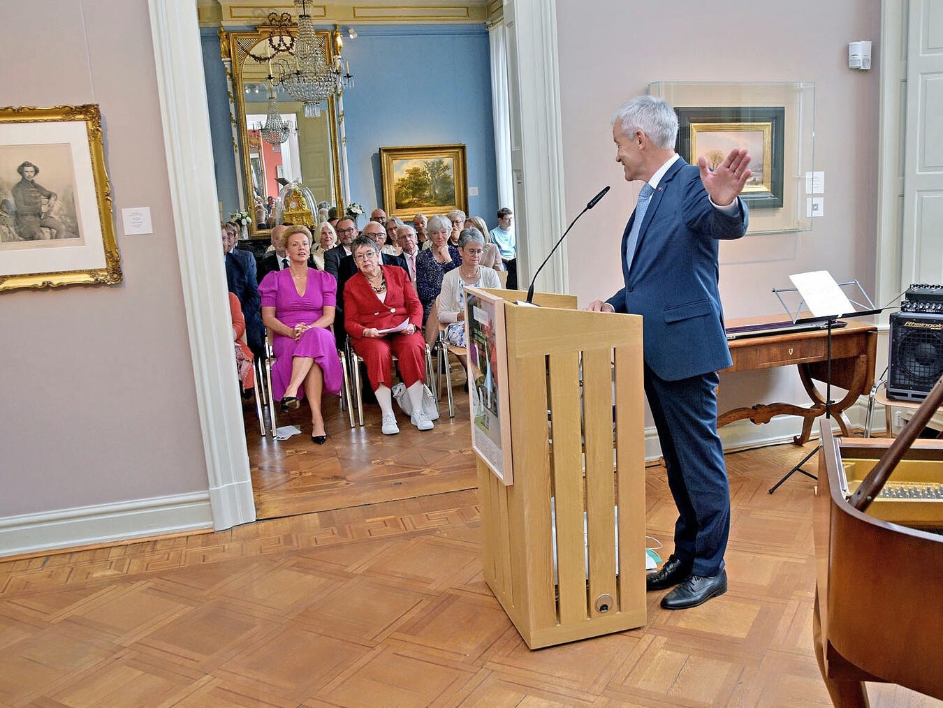 Zum Start 500 Besucher Viele Gäste kamen zur Wiedereröffnung des B.C. Koekkoek-Hauses. NN-Foto: Rüdiger Dehnen