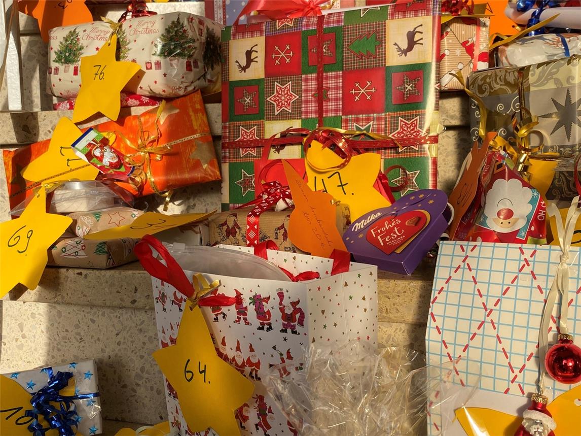 Viele Geschenke sollen im Dezember zusammen kommen. Foto: privat