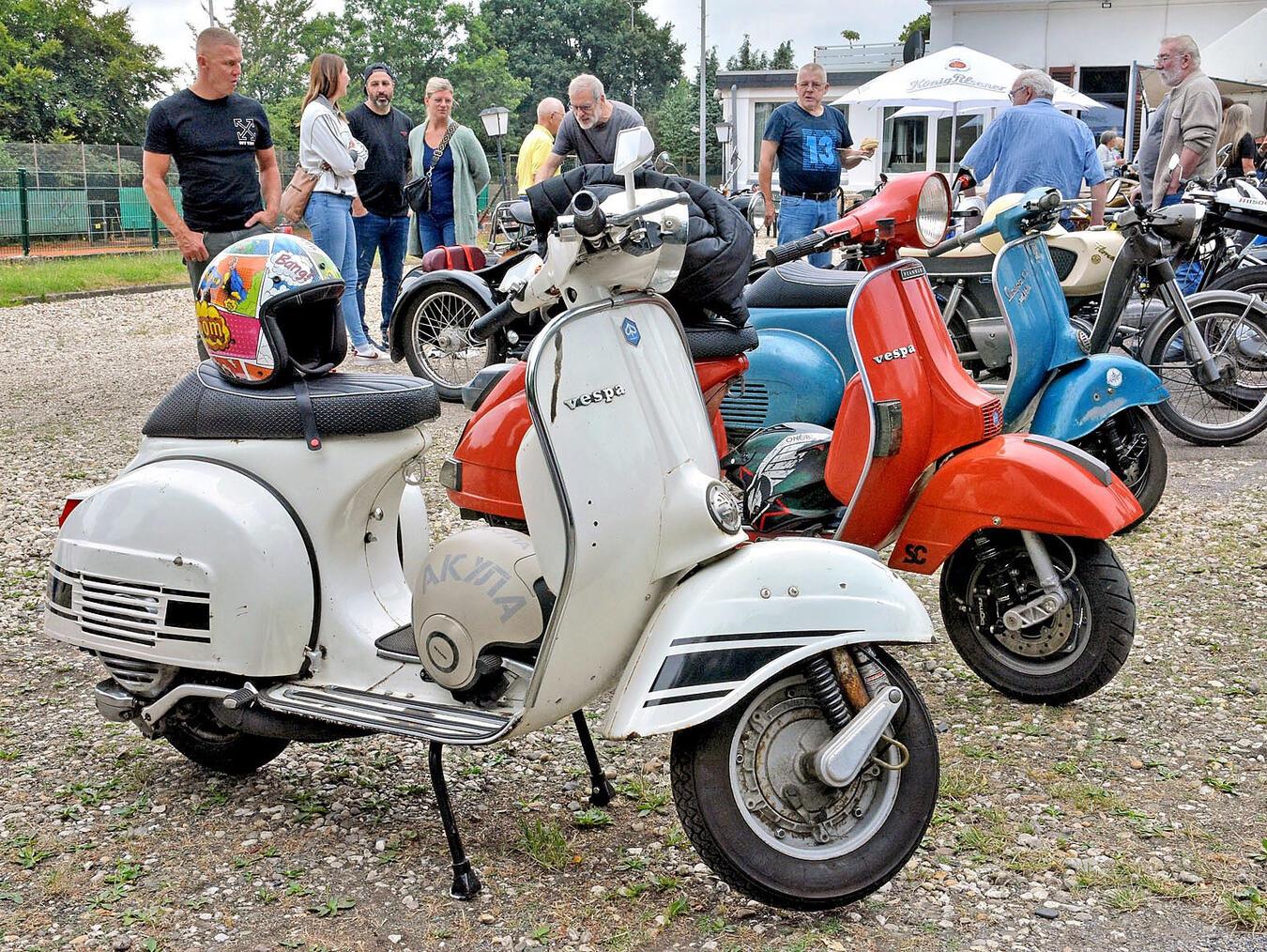 Viele Schmuckstücke ließen die Herzen der Besucher höher schlagen. NN-Foto: Rüdiger Dehnen