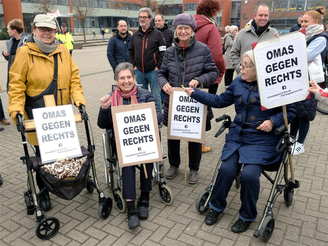 Vielerorts gehen die Menschen auf die Straße (wie hier in 2024 in Kalkar) und setzen ein Zeichen für Vielfalt und Toleranz. NN-Foto (Archiv): Rüdiger Dehnen