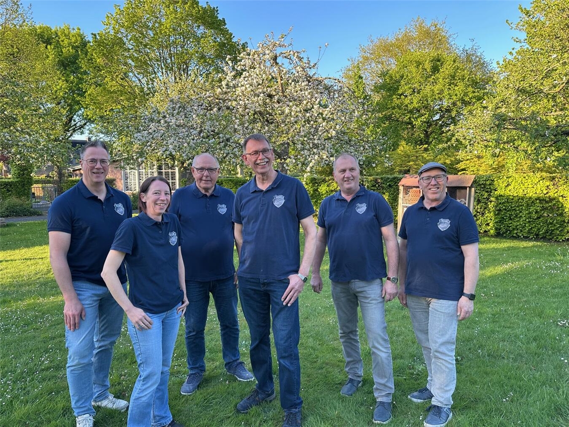 "Frühlingsfest Blau-Weiß Hartefeld: Vielfalt, Genuss, Geselligkeit und Live-Musik, Willi Laumann (Mitte), Foto: hvs"