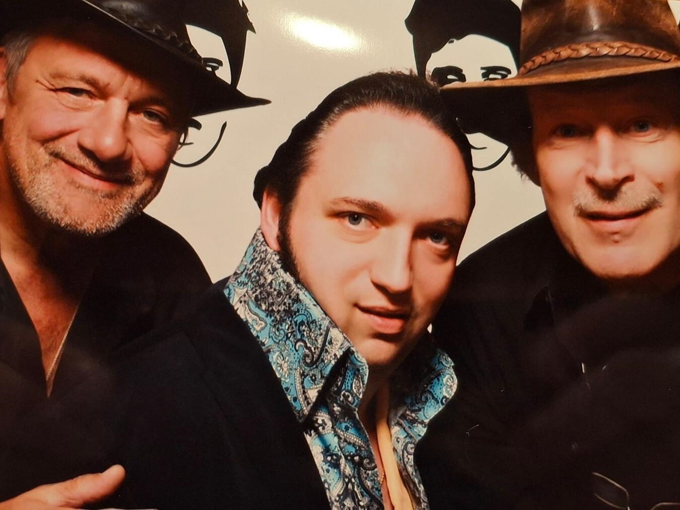 Elvis-Tribute-Band „The Sundial Boys“ mit Johnny Murkovic, Teddy King und Gerold Beirer.