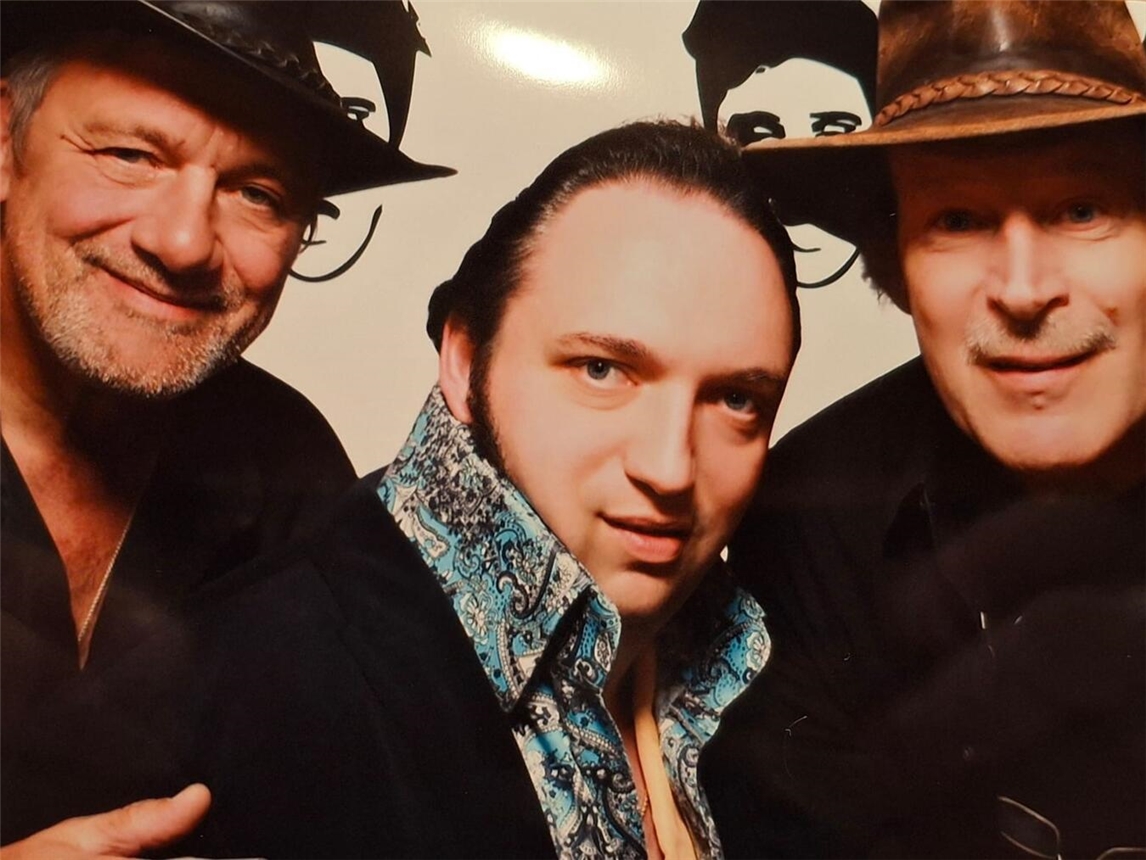 Elvis-Tribute-Band „The Sundial Boys“ mit Johnny Murkovic, Teddy King und Gerold Beirer.