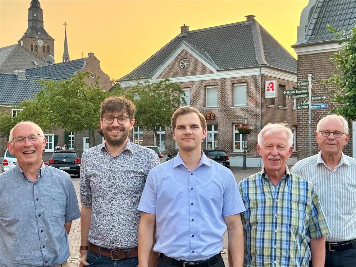 v.l.: Mathias Büsch, Adrian Assenmacher, Johannes Baumanns, Jürgen Kolatus, Dr. Jochen Winkler.Foto: FDP Kerken