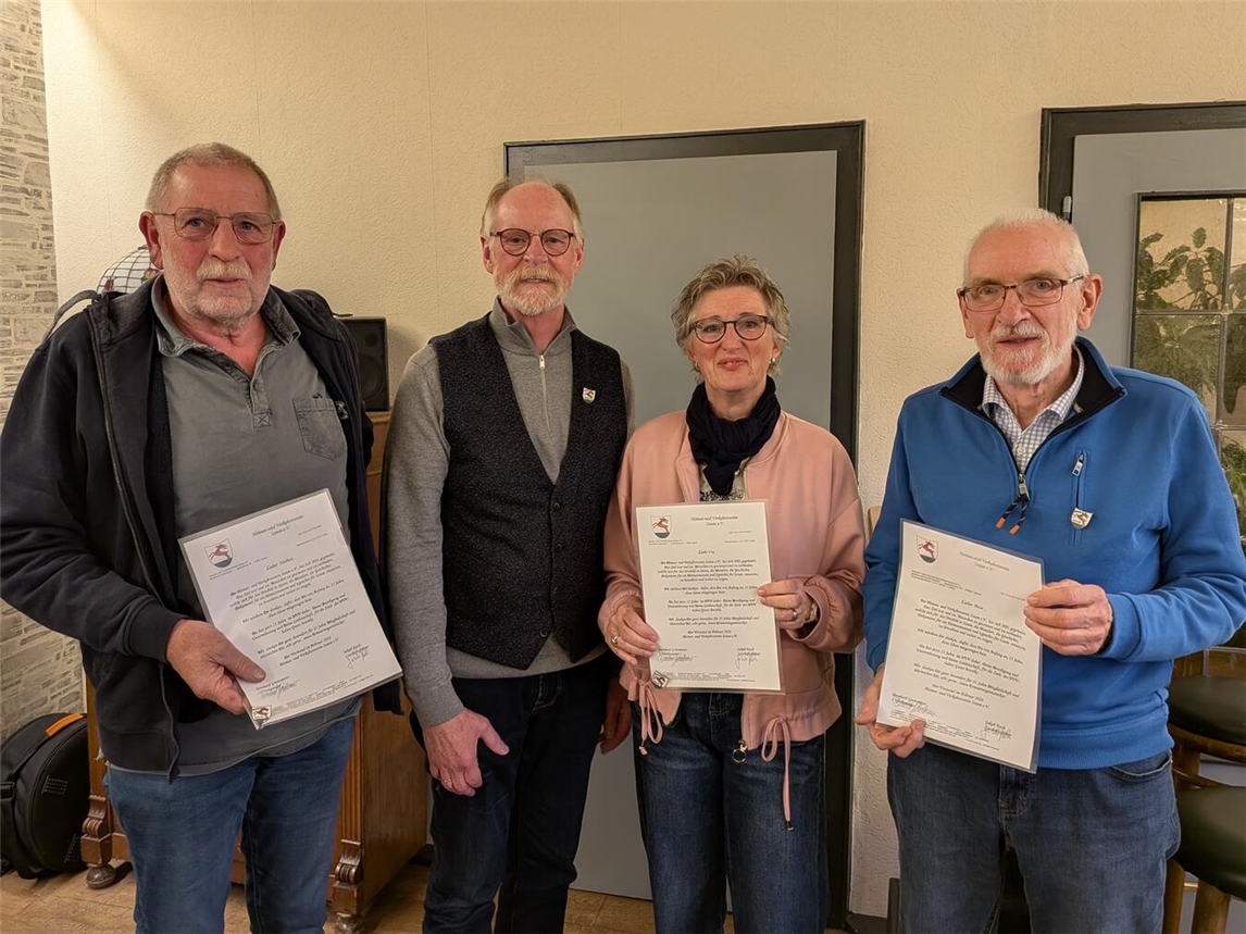 "Norbert Linßen, Bernhard Greitemeier (Vorsitzender), Ute Esser, Peter Weggen, Gruppenfoto, Vorstandstreffen"