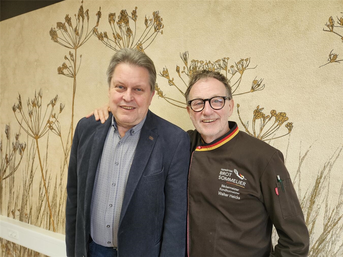 Vollblut-Karnevalisten und Freunde: Helmut Vehreschild (l.) und Walter Heicks. NN-Foto: vs