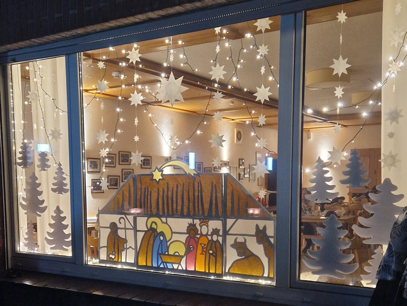 Vom 1. bis zum 24. Dezember präsentiert sich täglich ein neues Adventsfenster.Foto: privat