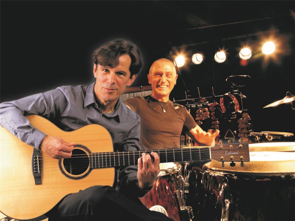 Von Bossa Nova über Samba bis Tango spielen Norbert van Os (l.) und José Cortijo. Foto: privat