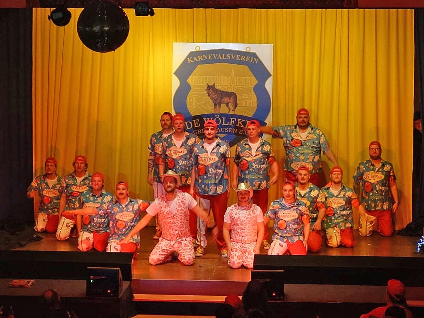 Vor dem Finale versuchten sich „De Löschis“ als Ozeans 17 am großen Casino Raub. Foto: De Wölfkes