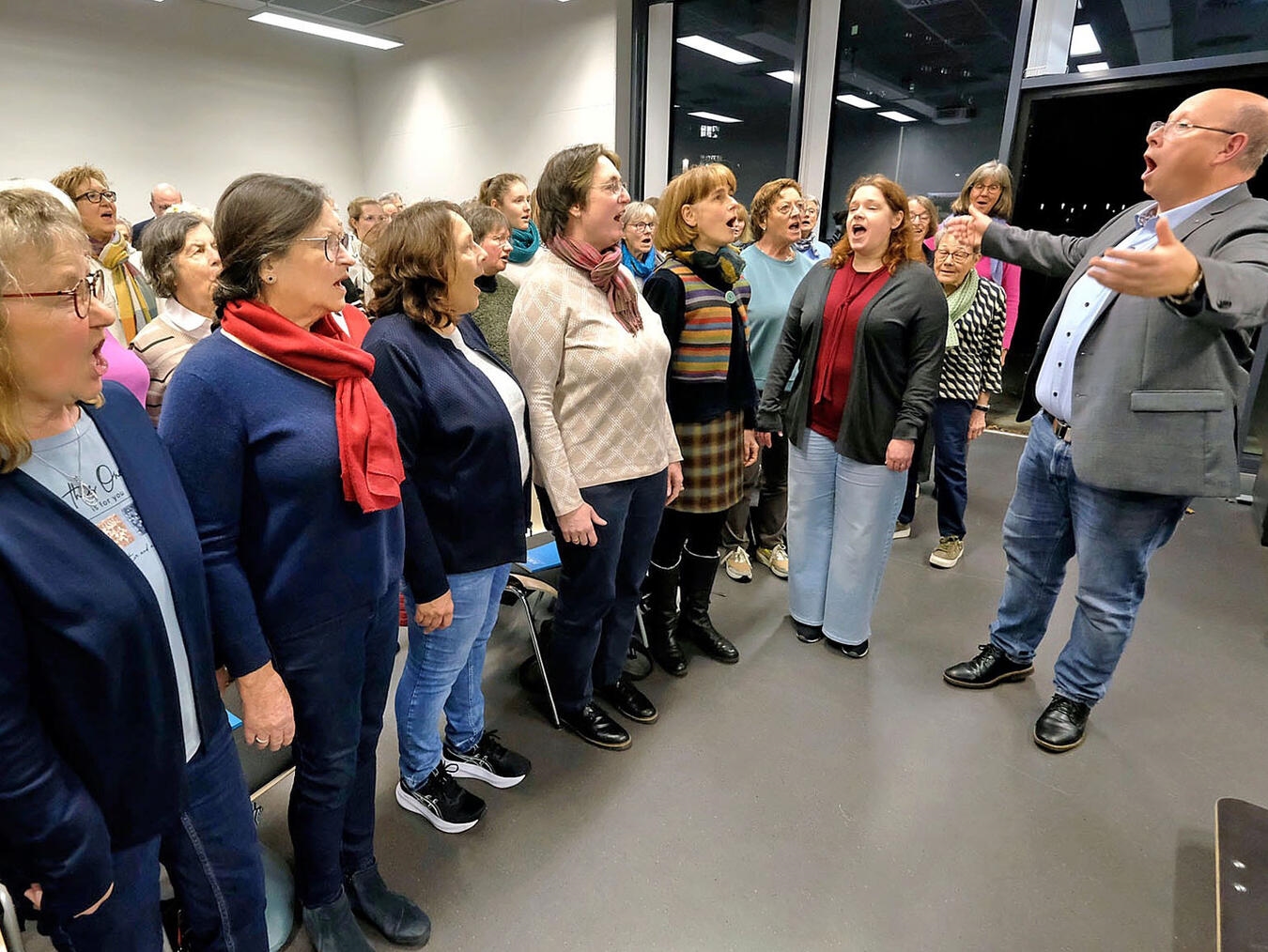 Vor der Aufführung wird noch fleißig geprobt. NN-Foto: Rüdiger Dehnen