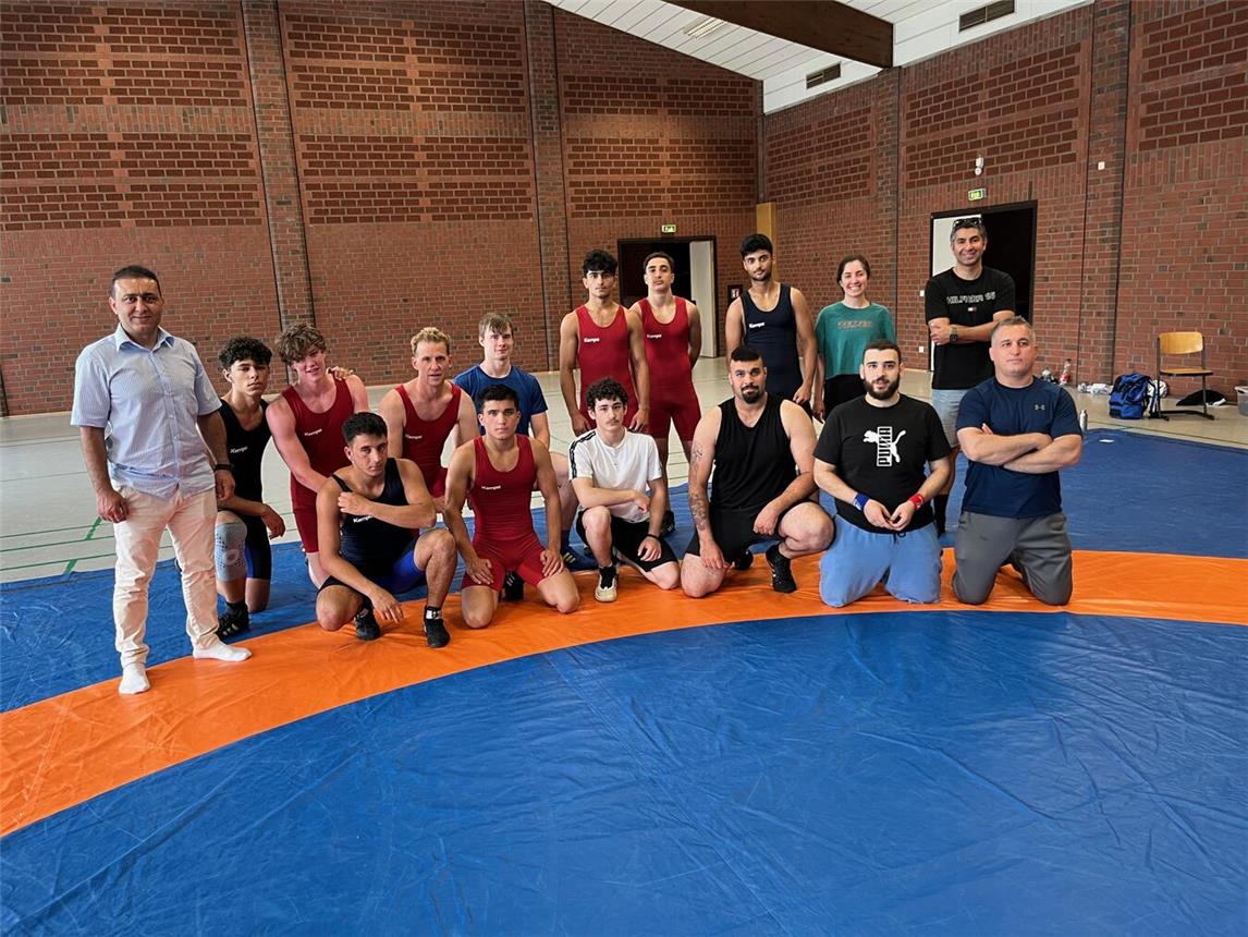 Vor vier Jahren hat die DJK Kleve die Abteilung Ringen gegründet, die mittlerweile schon eine feste Größe in Nordrhein-Westfalen ist. Foto: DJK Rhenania Kleve