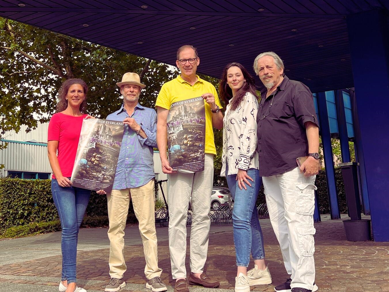 „Witches of Everland“ Vorfreude auf die Uraufführung von „Witches of Everland“(v.l.): Verena Rohde, Daniel Zerbst, Reinhard Berens, Alexandra Bottenbruch und Hans-Hermann Bottenbruch. Foto: P. Wessel
