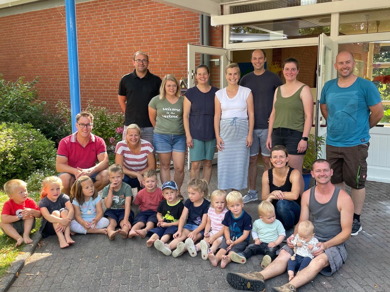 Vorfreude bei Kindern, Eltern und dem Team der neuen Dorfkita in Labbeck. Foto: privat