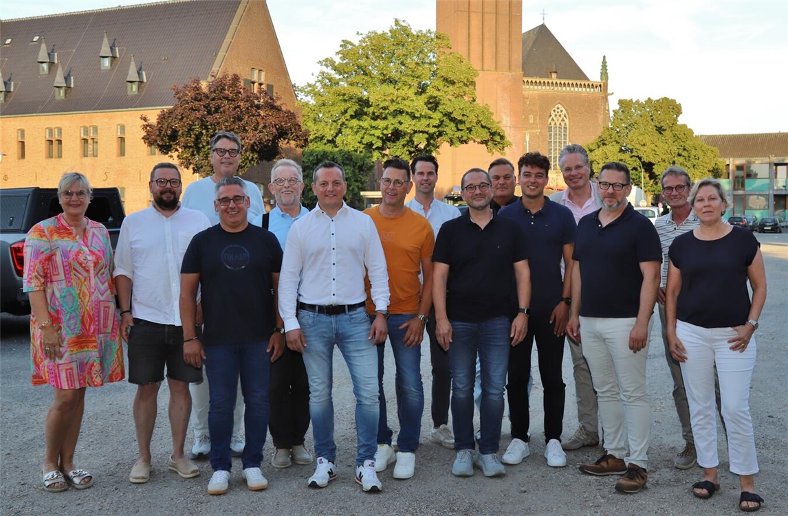 "Vorstand und Beisitzer der Gocher MIT bei einem Treffen, Foto von Falk Neutzer"