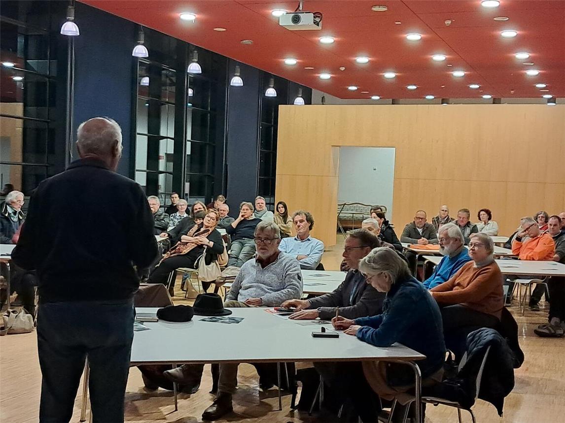 Vorträge und Diskussionen prägten den Info-Abend der SPD Emmerich im PAN zum Bürgerentscheid über den „Nationalpark Reichswald“. Foto: privat
