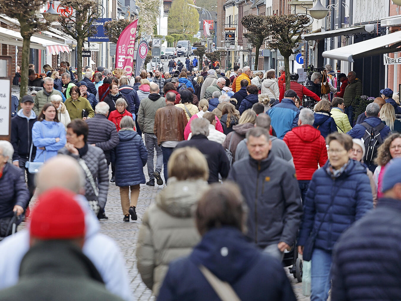 Xantener Ostermarkt begeistert mit Dekoration, Handwerk und vielen Besuchern