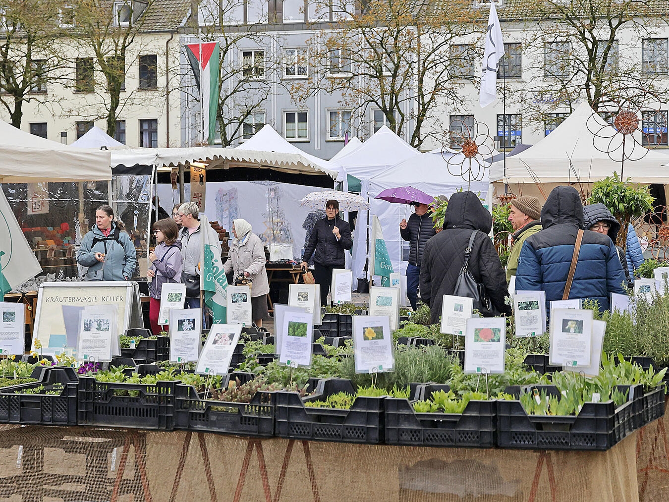 Xantener Ostermarkt begeistert mit Dekoration, Handwerk und vielen Besuchern