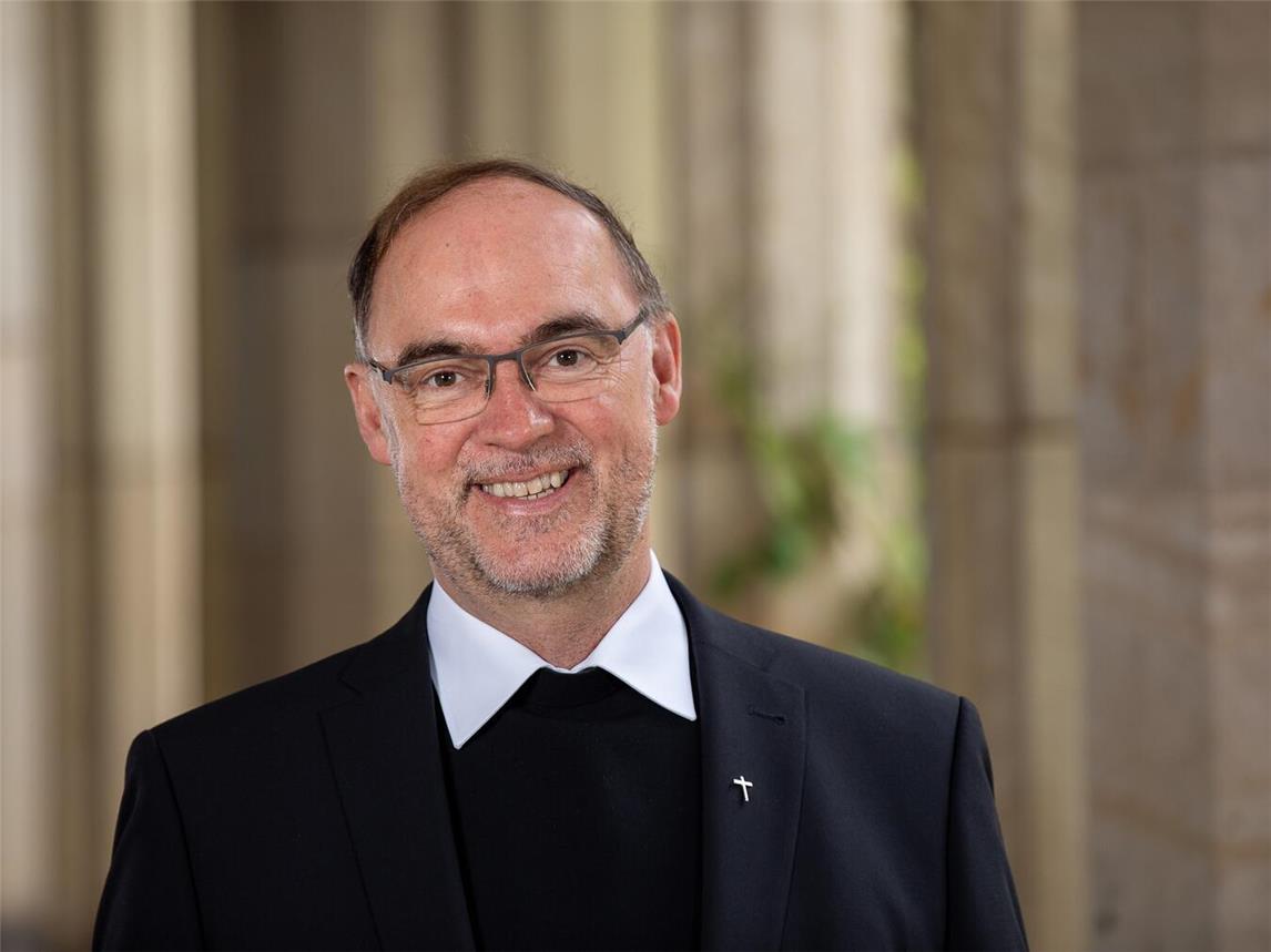 Weihbischof Rolf Lohmann öffnet am 1. Mai zu Beginn der Wallfahrtsaison das Pilgerportal der Kevelaerer Marienbasilika.Foto: Bischöfliche Pressestelle / Christian Breuer / Achim Pohl